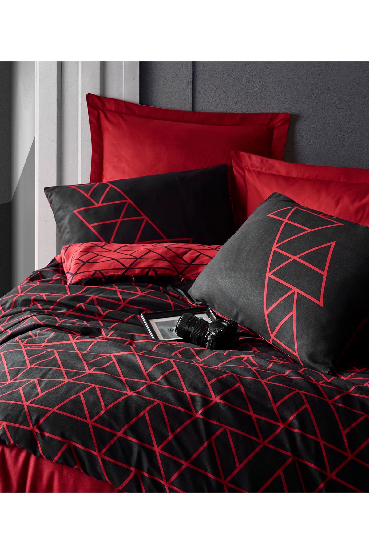 cotton-box-dark-cift-kisilik-nevresim-takimi-shadow-bordo-17.jpg