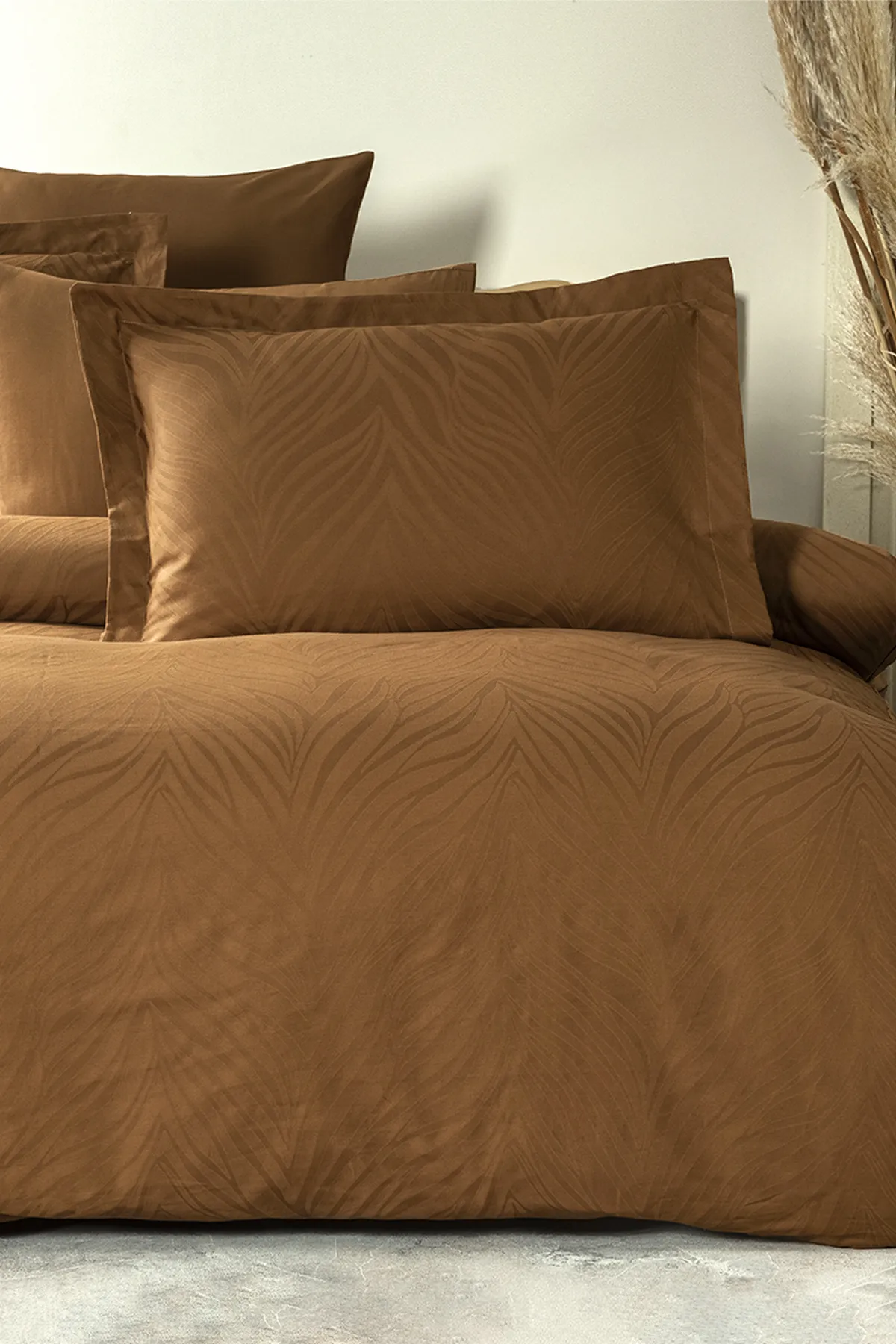 pierre-cardin-jakarli-saten-nevresim-takimi-cift-kisilik-zebra-kahve-360.webp